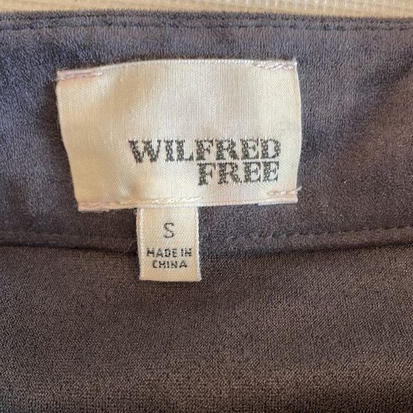 Wilfred Aritzia suede wrap skirt - Picture 2 of 5